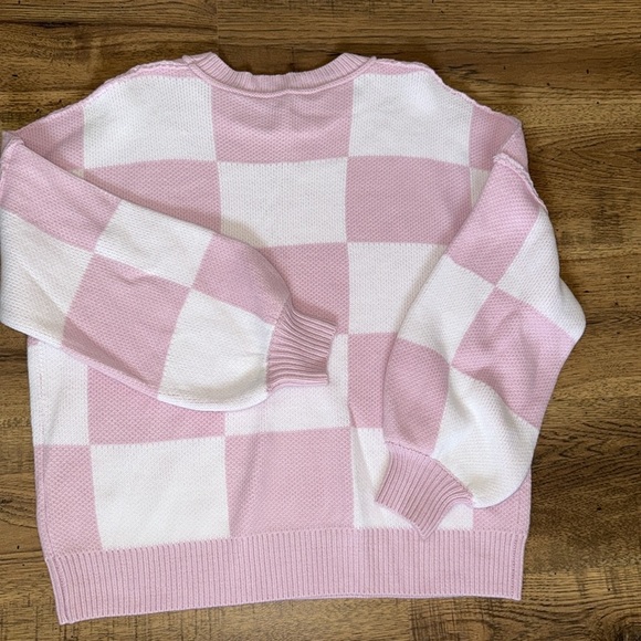 Pink and White Checkered Women's Sweater - Picture 5 of 11